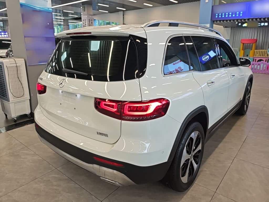 Mercedes-Benz GLB 2023 — Фото 7/20