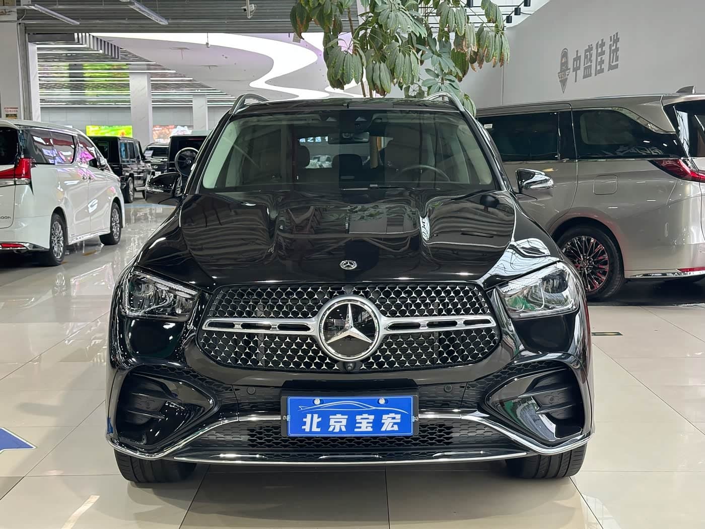 Mercedes-Benz GLE 2024 — Фото 2/19