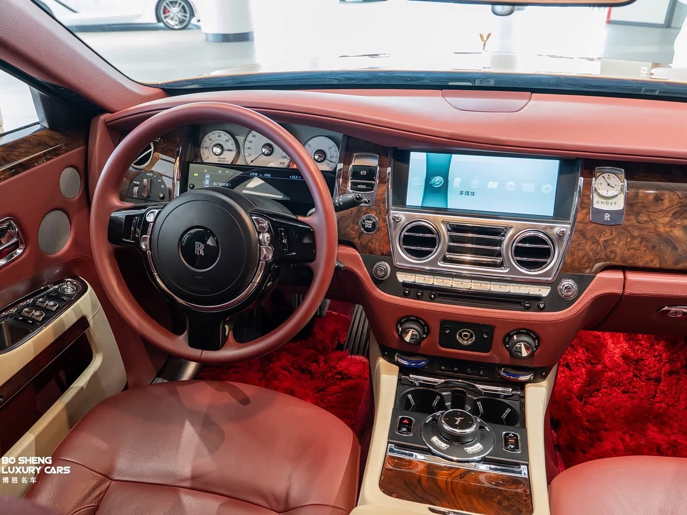 Rolls-Royce Ghost 2013 — Фото 15/20