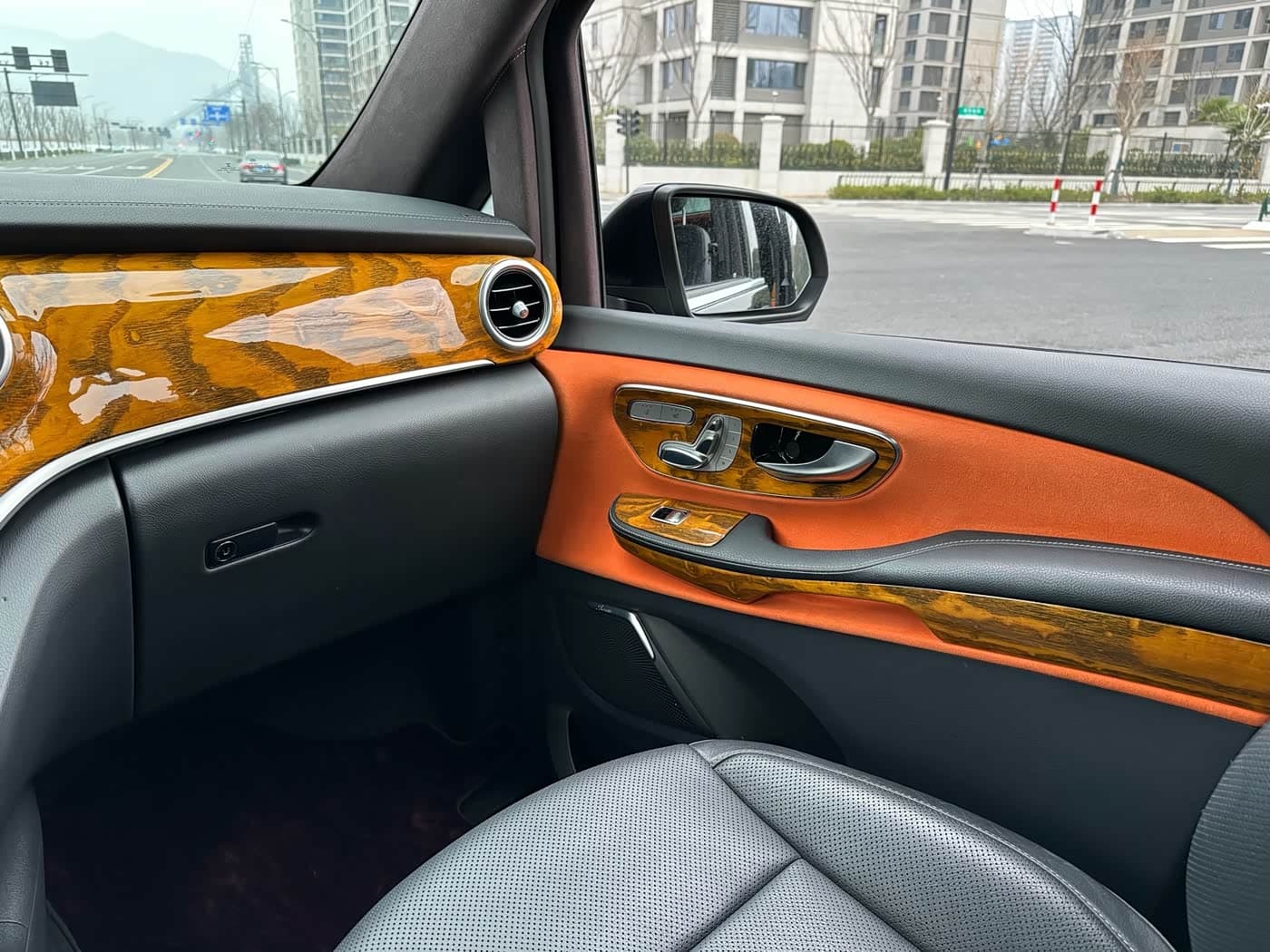 Mercedes-Benz V-Class 2018 — Фото 16/20