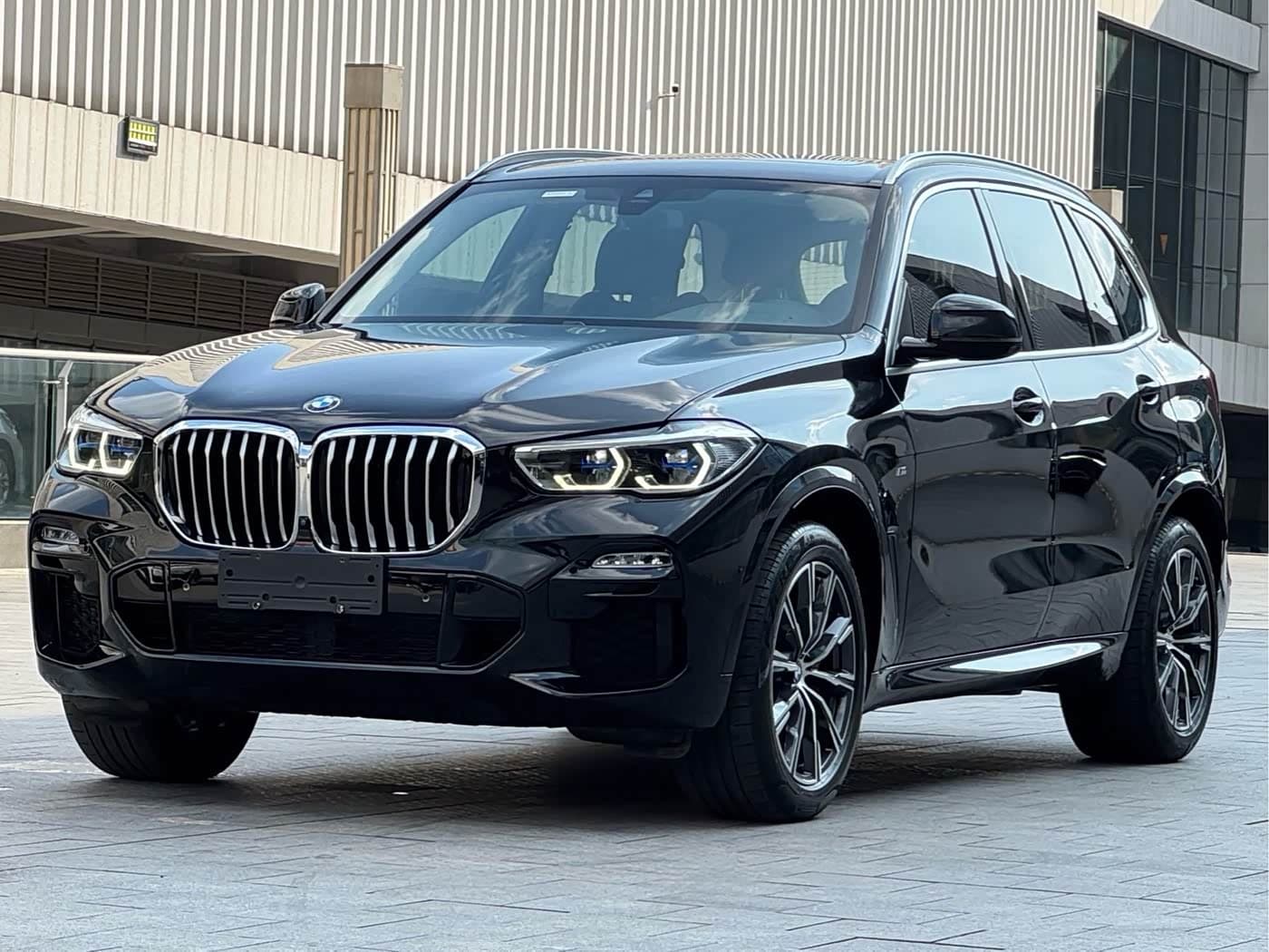 BMW X5 2021 — Фото 2/18