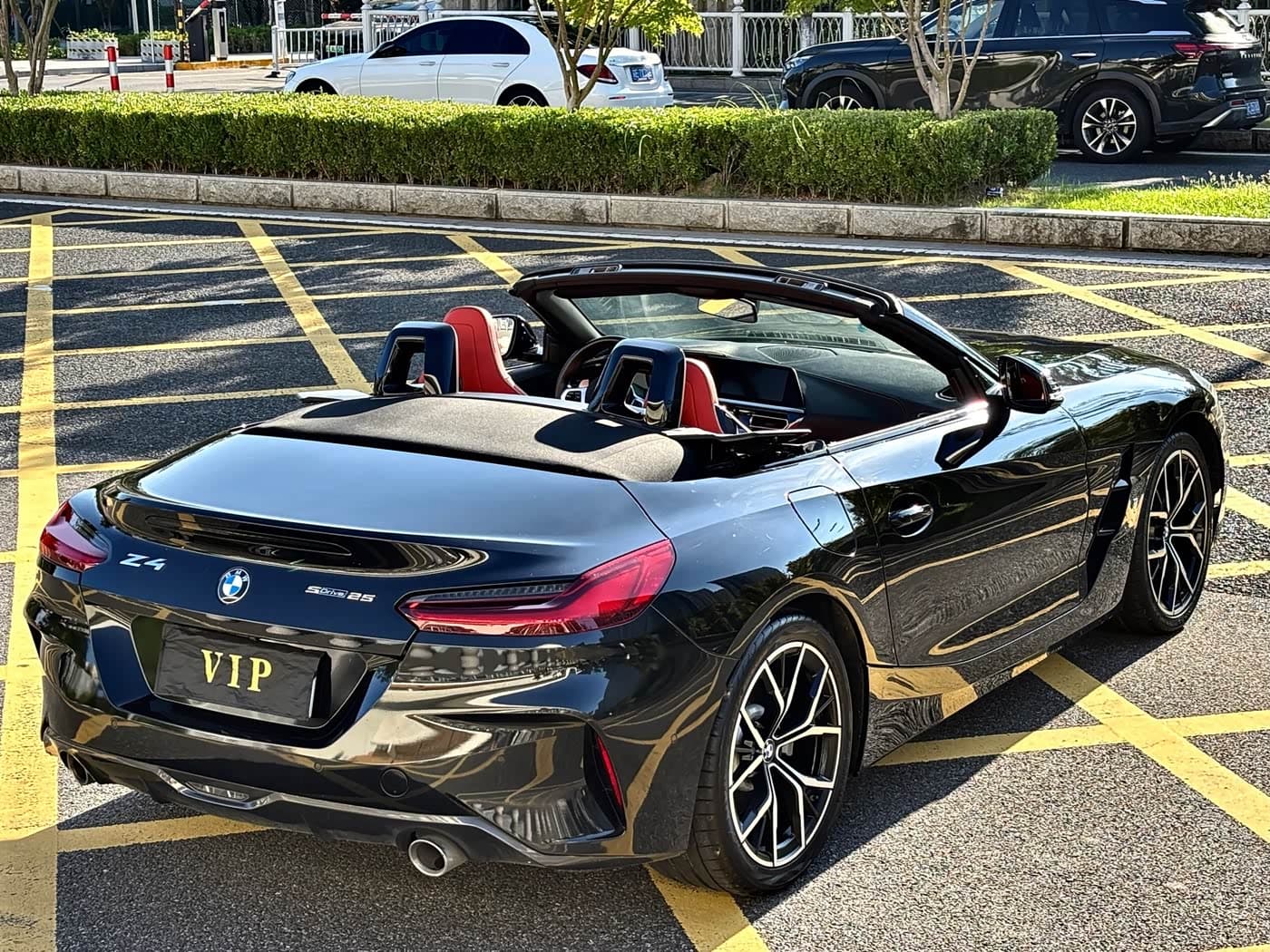 BMW Z4 2023 — Фото 7/13