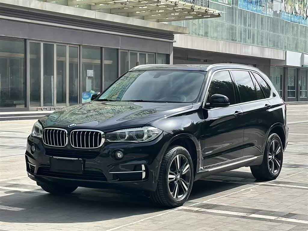 BMW X5 2017 — Фото 1/13
