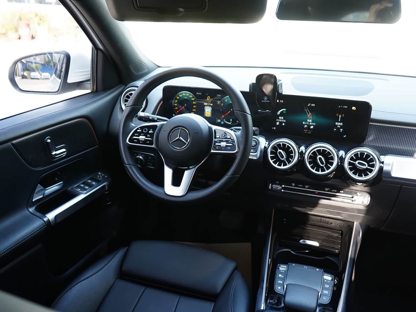 Mercedes-Benz GLB 2020 — Фото 13/19