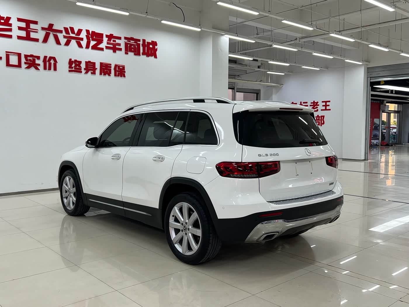 Mercedes-Benz GLB 2020 — Фото 9/18