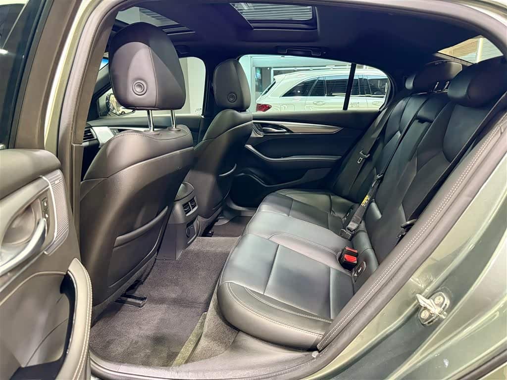 Cadillac CT5 2023 — Фото 18/20