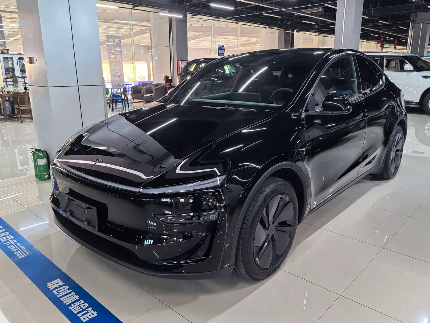 Tesla Model Y, 2026