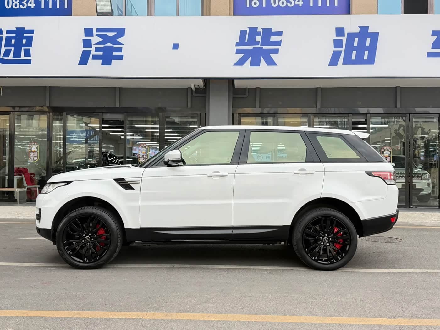 Land Rover Range Rover Sport 2018 — Фото 11/14