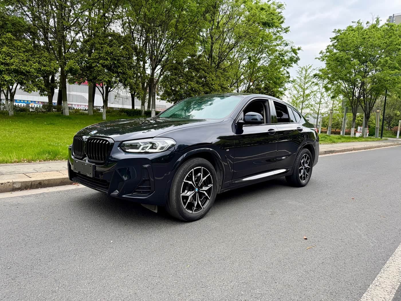 BMW X4 2023 — Фото 1/18