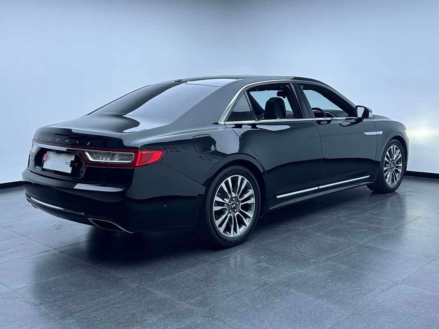 Lincoln Continental 2018 — Фото 4/20