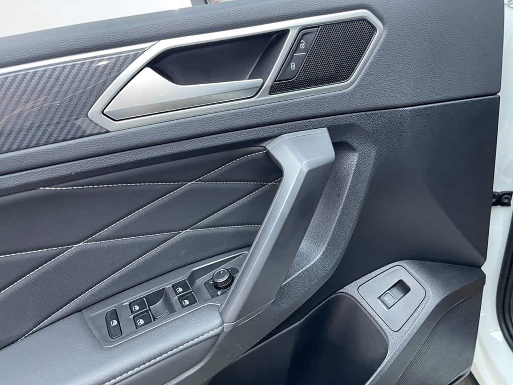 Volkswagen Tiguan L 2024 — Фото 10/20