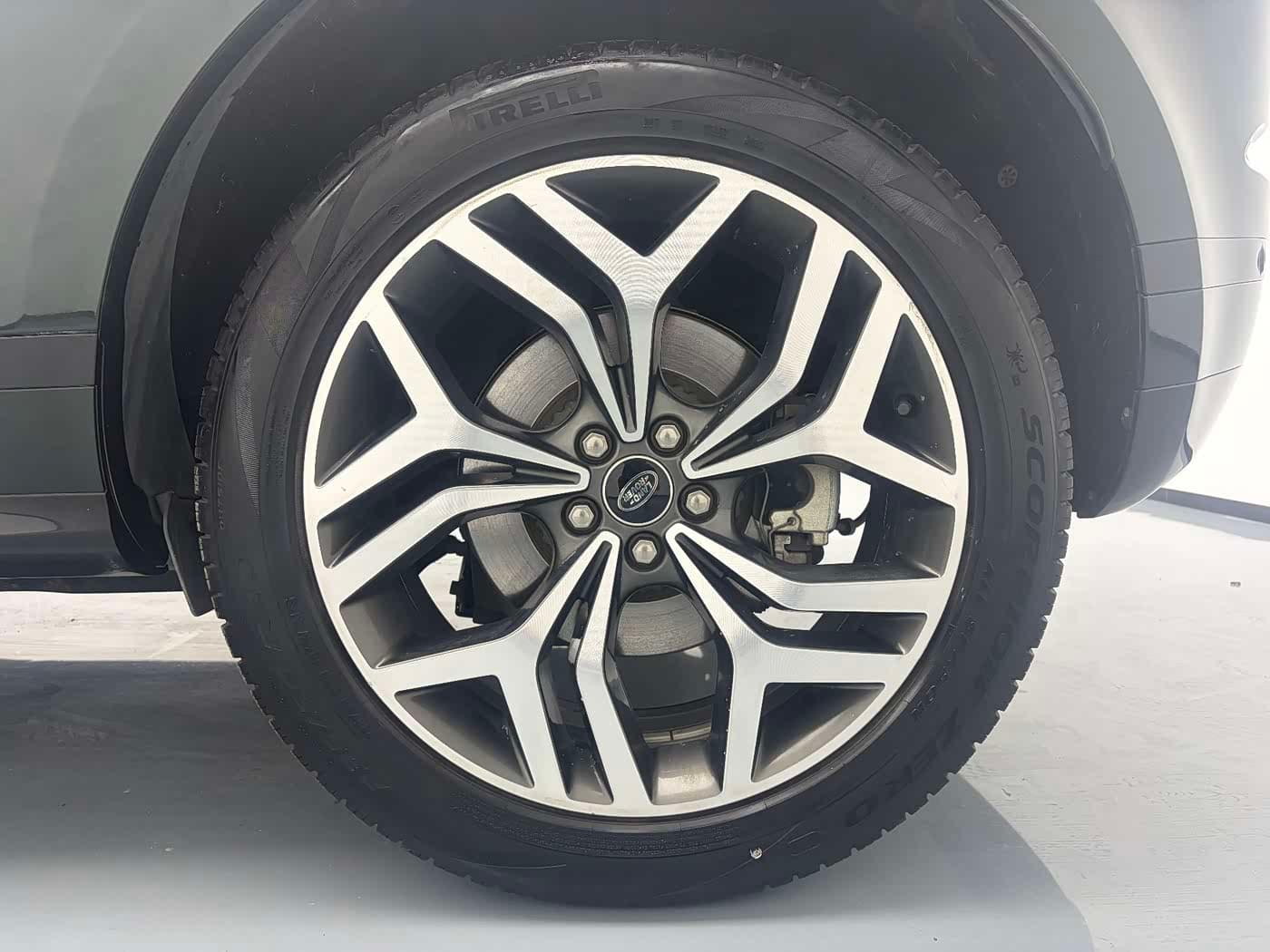 Land Rover Range Rover Evoque 2022 — Фото 9/17