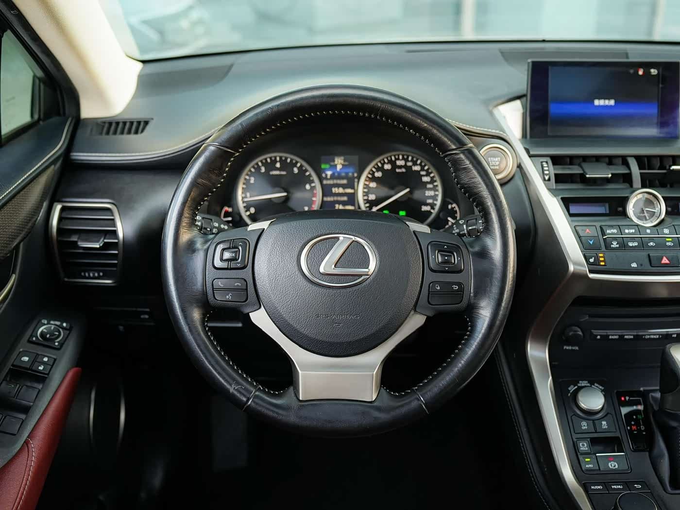 Lexus NX 2016 — Фото 19/20