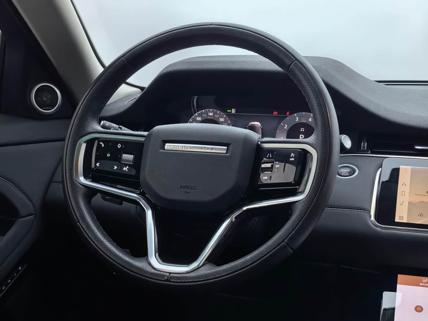 Land Rover Range Rover Evoque 2024 — Фото 19/20