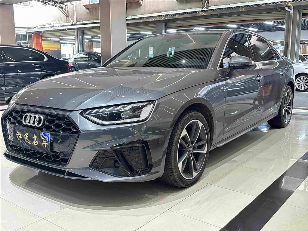 Audi A4L 2022 — Фото 1/10