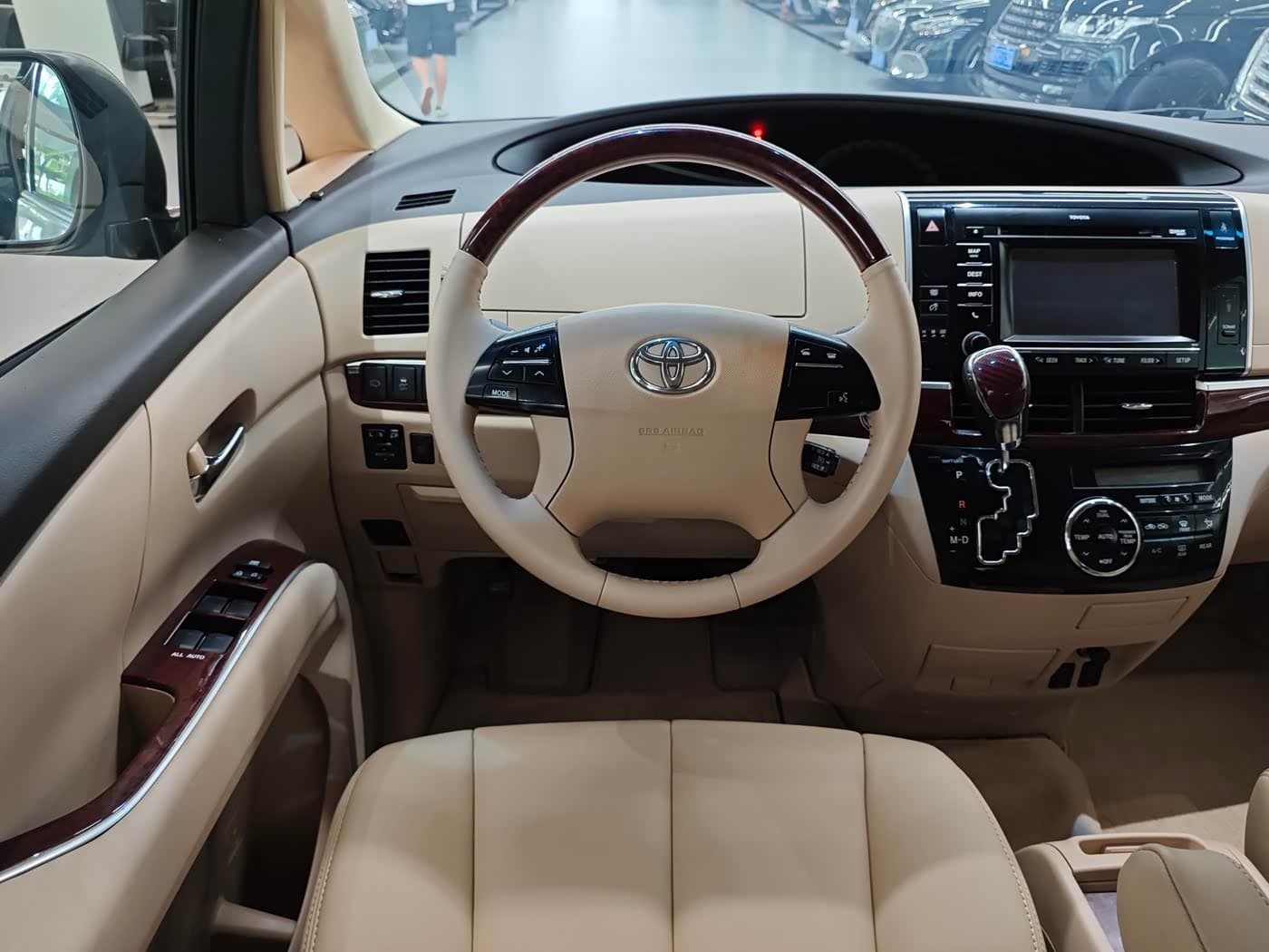Toyota Previa 2014 — Фото 16/20