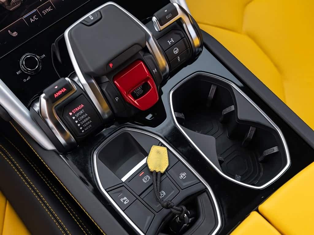 Lamborghini Urus 2023 — Фото 15/20