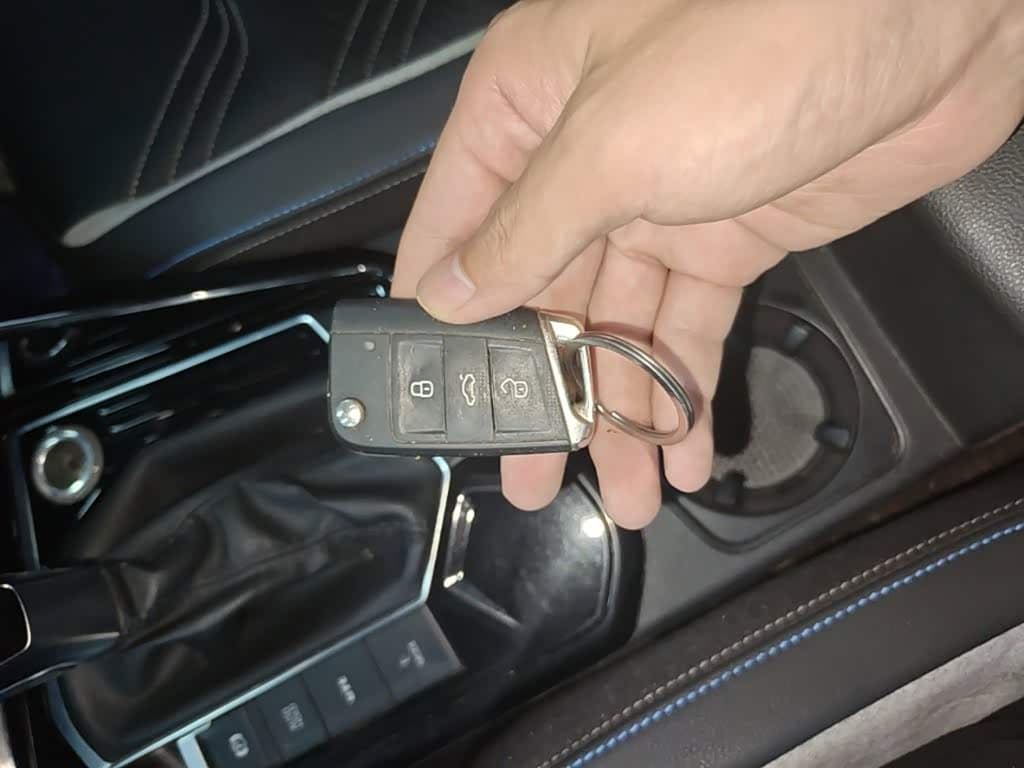 Volkswagen Tayron GTE Plug-in Hybrid 2021 — Фото 9/20