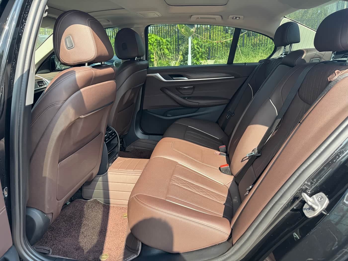 BMW 5 Series New Energy 2020 — Фото 13/20