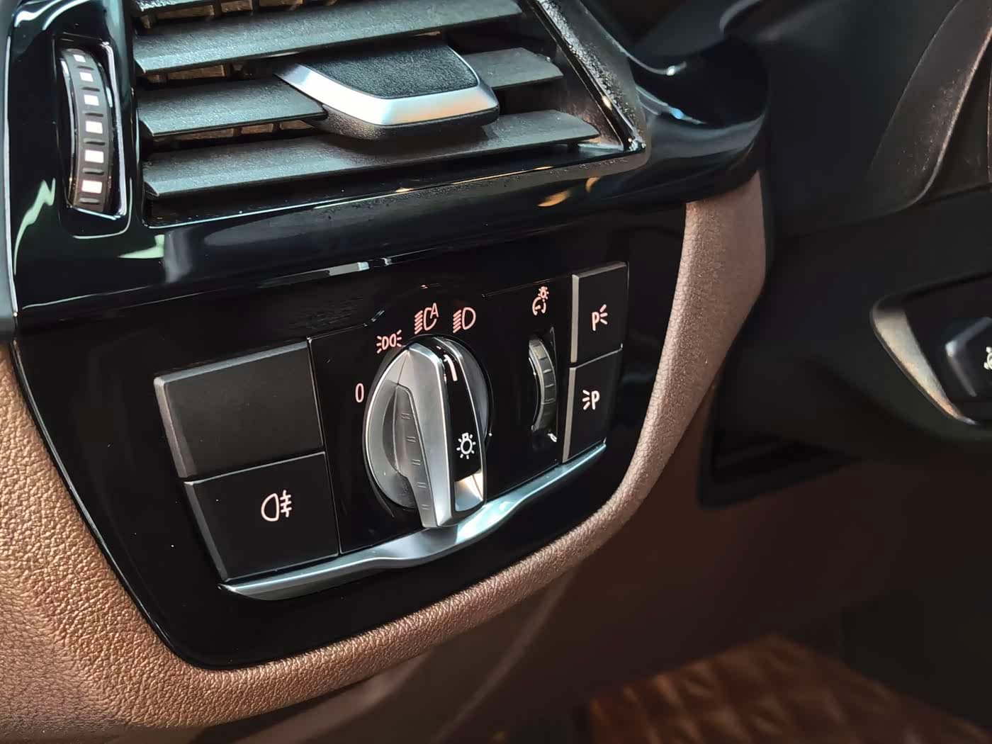 BMW 5 Series 2022 — Фото 19/20