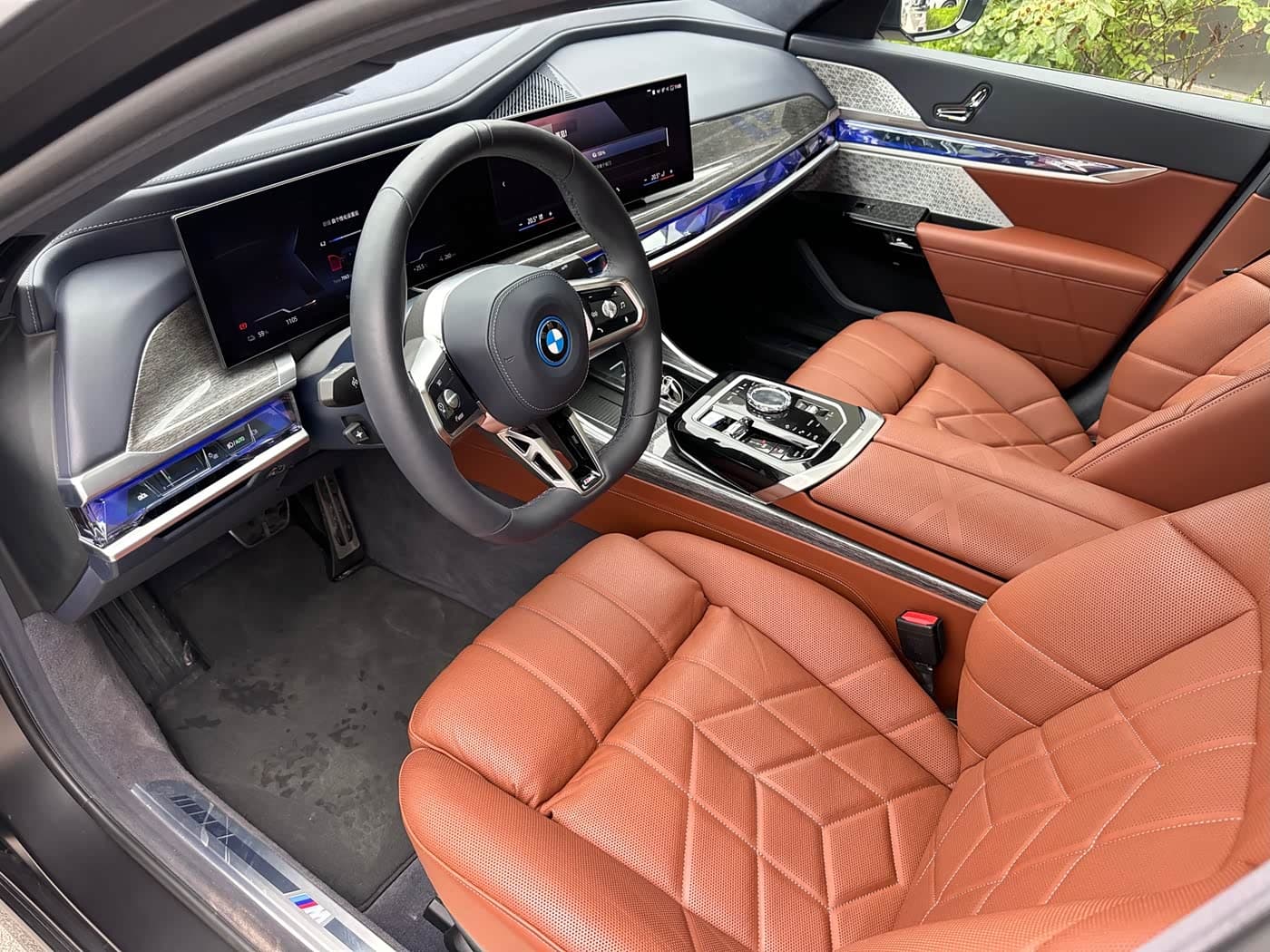 BMW i7 2025 — Фото 5/12