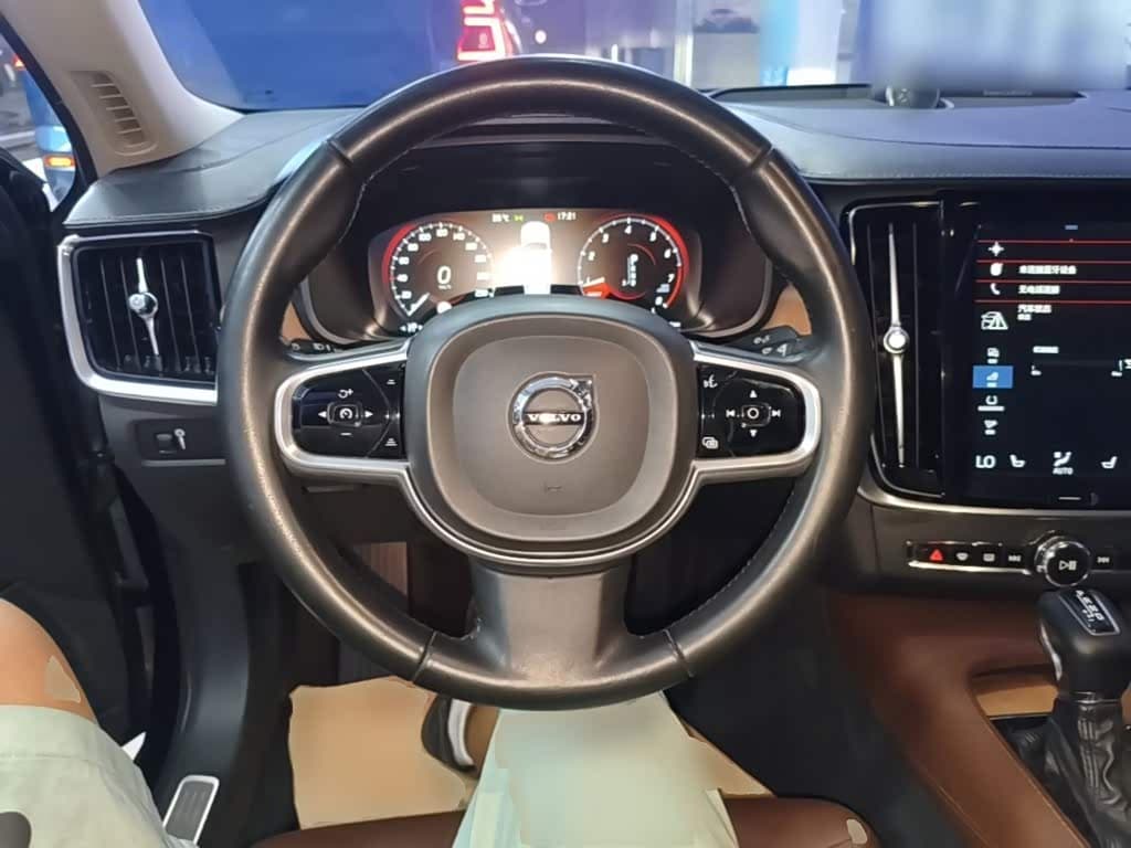 Volvo S90 2018 — Фото 11/20