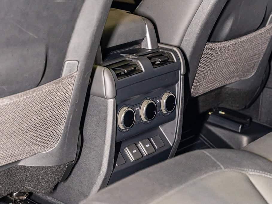 Land Rover Defender 2023 — Фото 15/20
