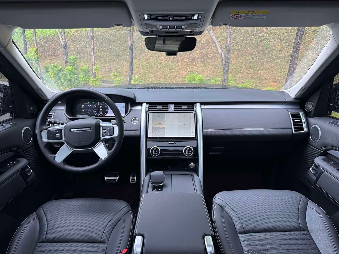 Land Rover Discovery 2024 — Фото 6/20