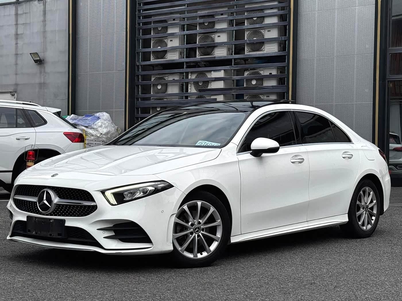 Mercedes-Benz A-Class 2021 — Фото 1/9