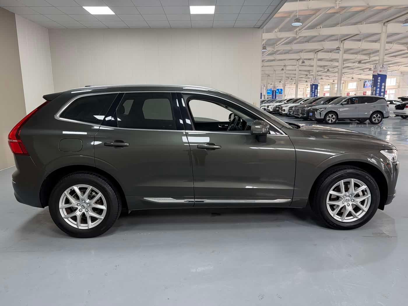 Volvo XC60 2019 — Фото 8/19