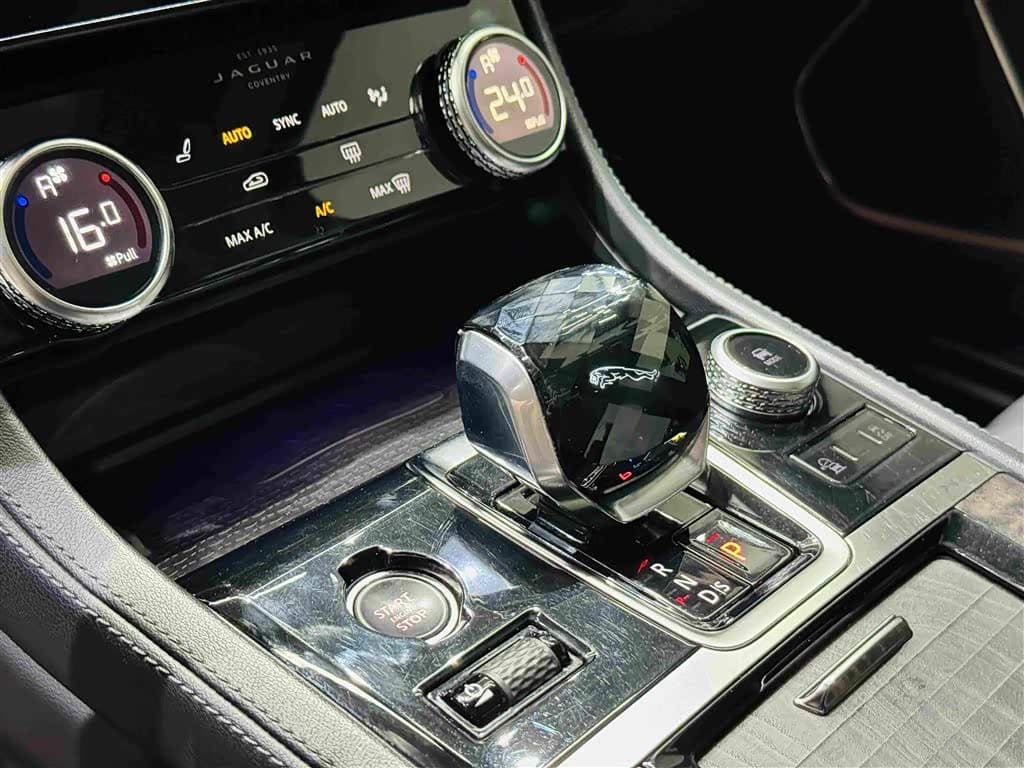 Jaguar XFL 2022 — Фото 15/20