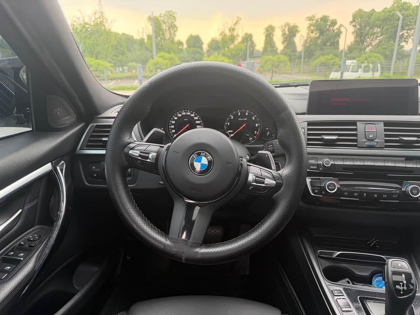 BMW 3 Series 2019 — Фото 11/15