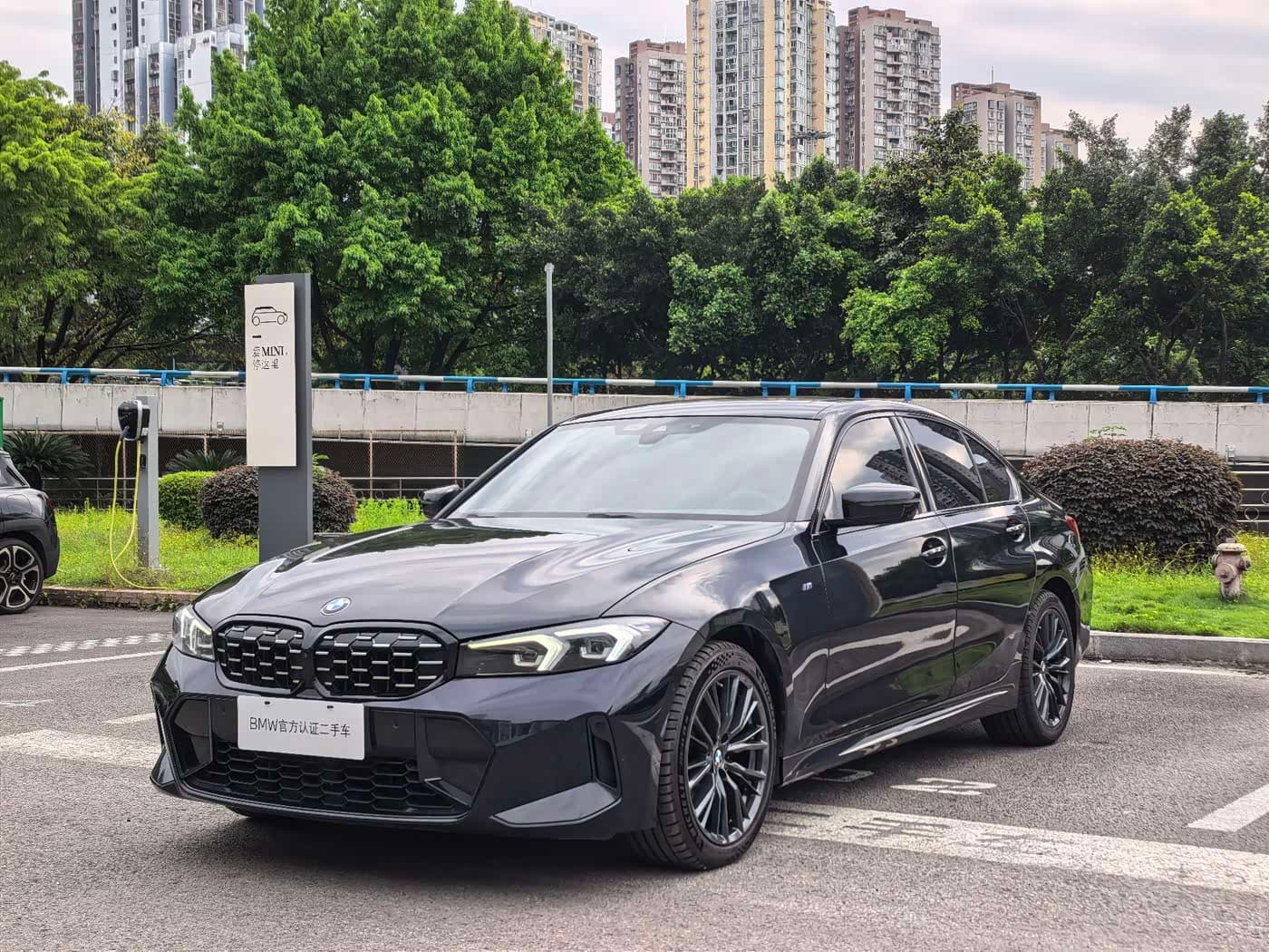 BMW 3 Series 2023 — Фото 1/20