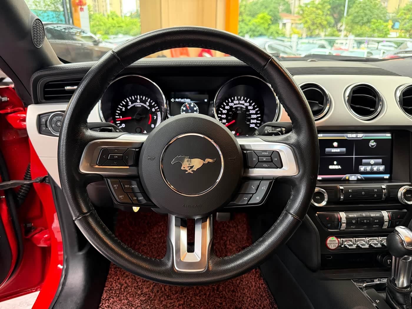 Ford Mustang 2015 — Фото 15/20