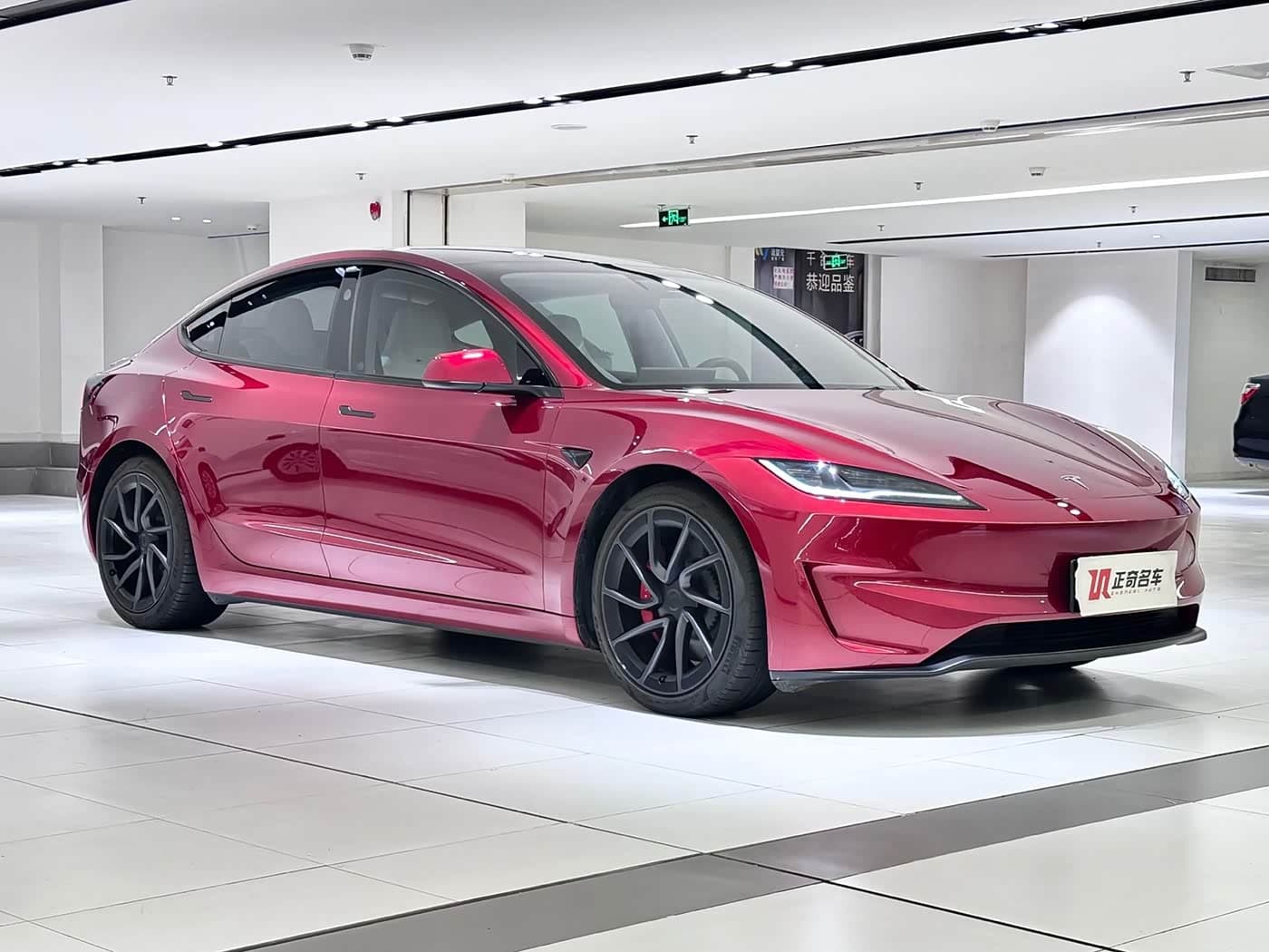 Tesla Model 3 2025 — Фото 2/20
