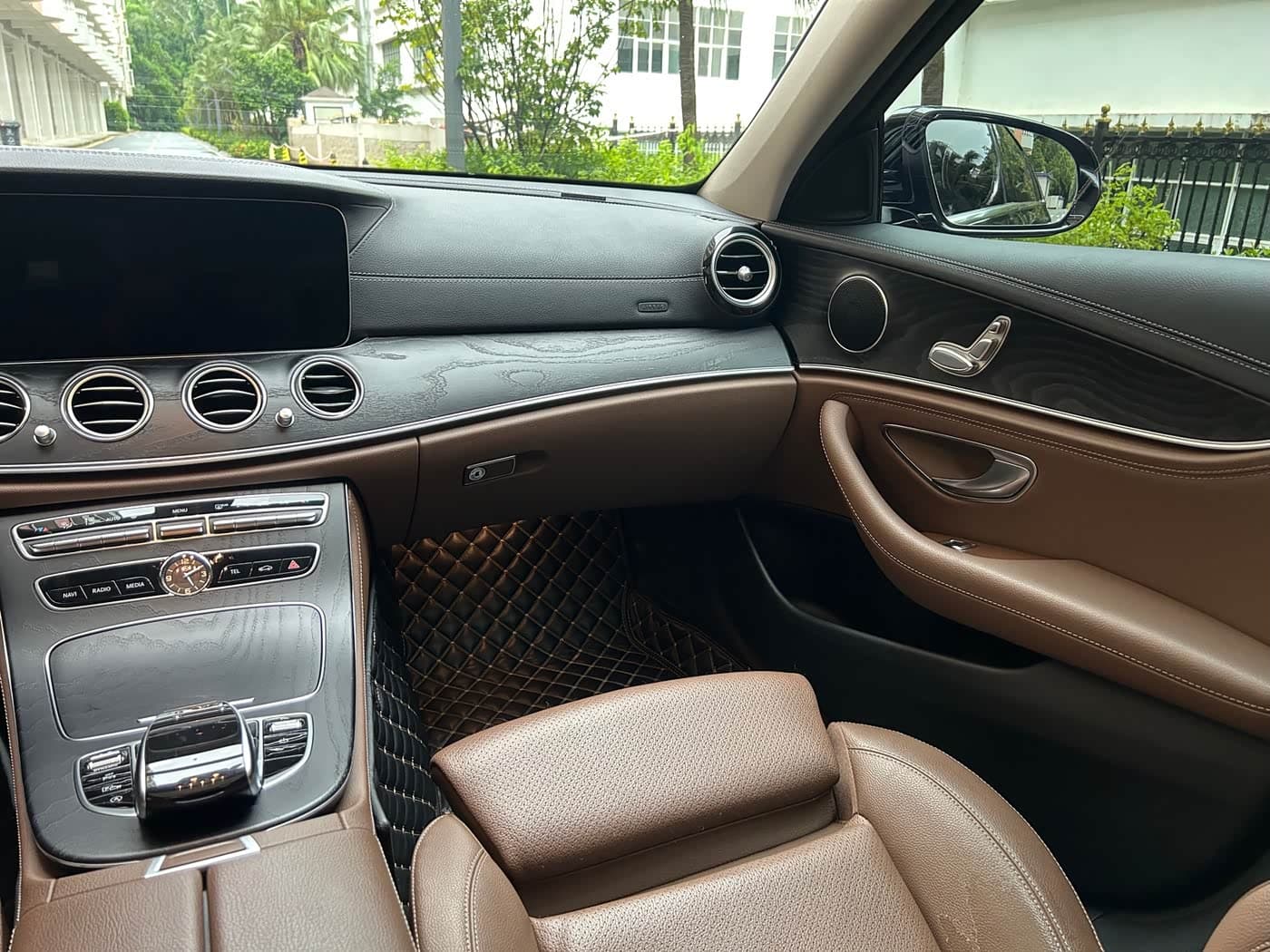 Mercedes-Benz E-Class 2018 — Фото 12/15