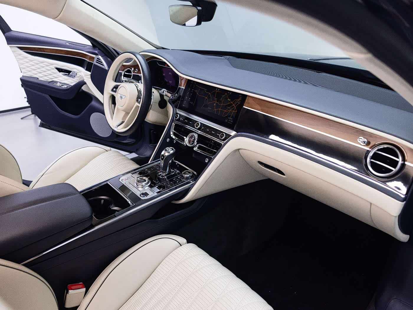 Bentley Flying Spur 2020 — Фото 12/18