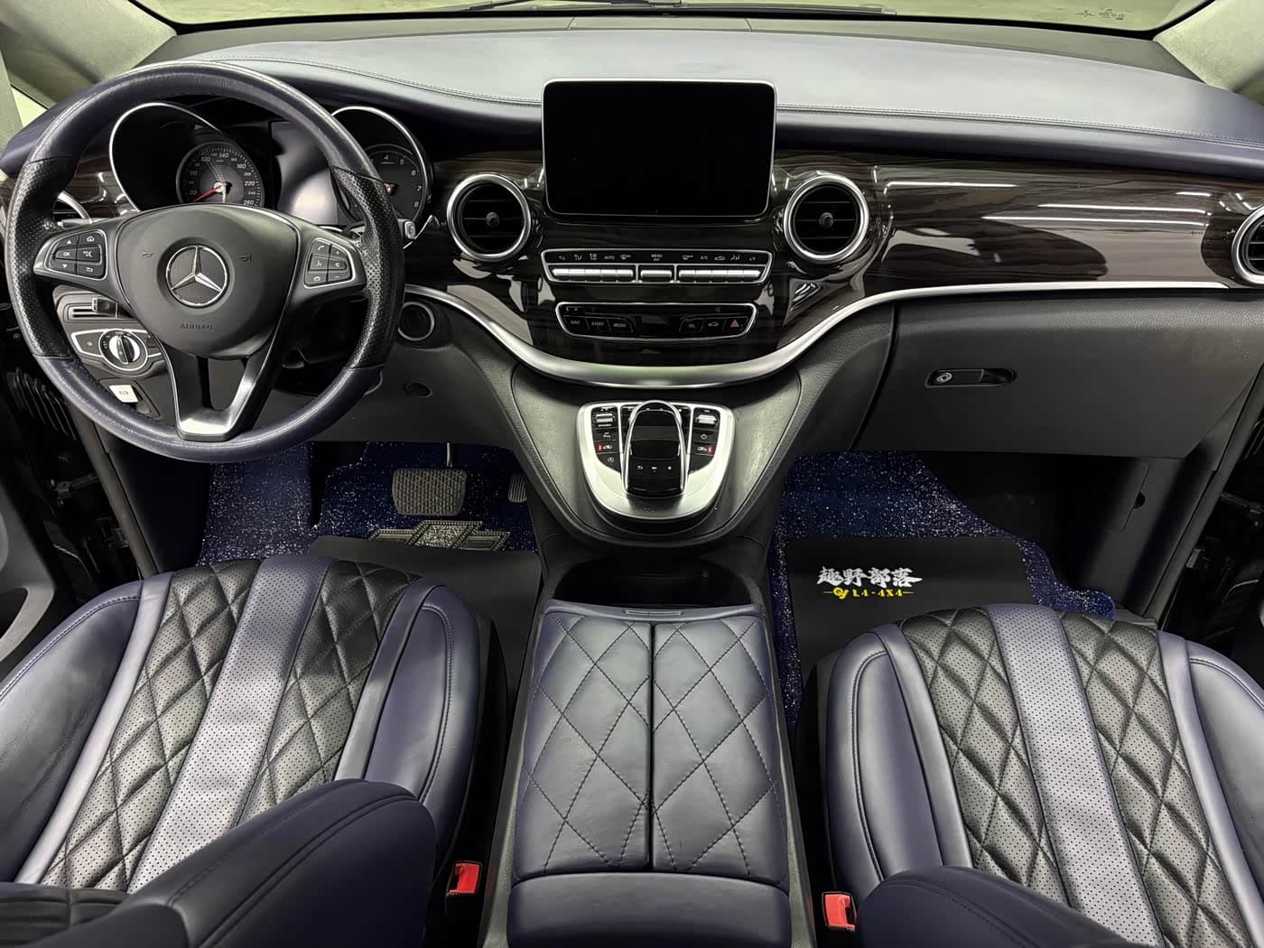 Mercedes-Benz V-Class 2020 — Фото 5/20
