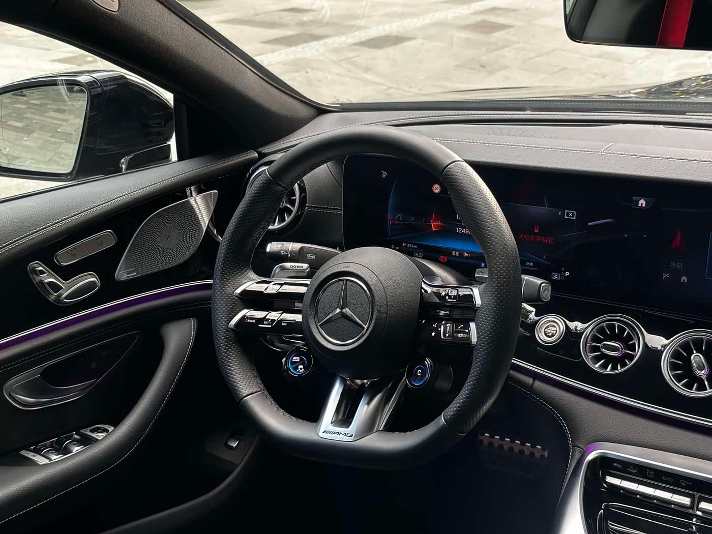 Mercedes-Benz AMG GT 2025 — Фото 10/15