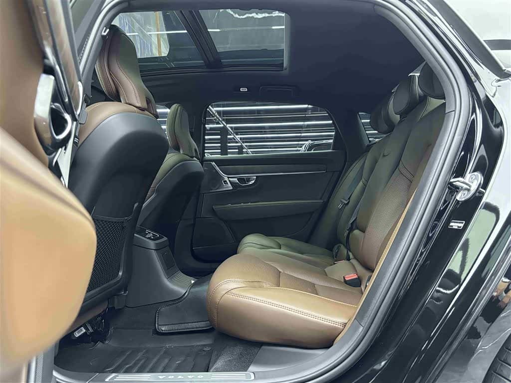 Volvo S90 Plug-in Hybrid 2024 — Фото 6/18