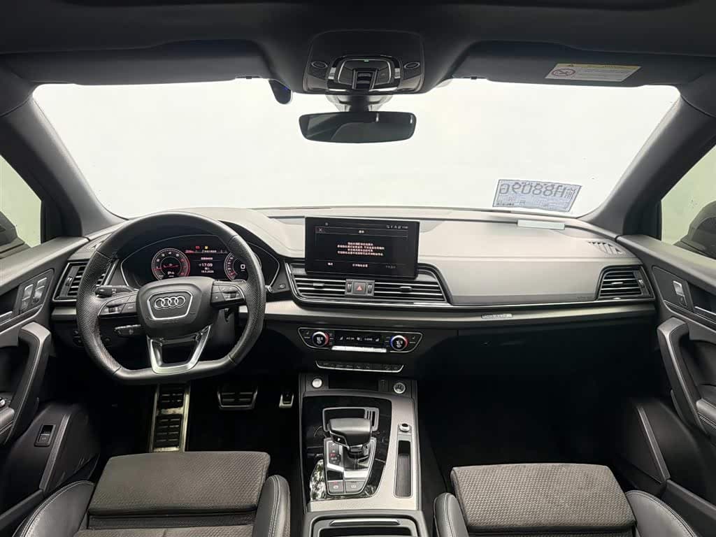 Audi Q5L Sportback 2024 — Фото 9/20