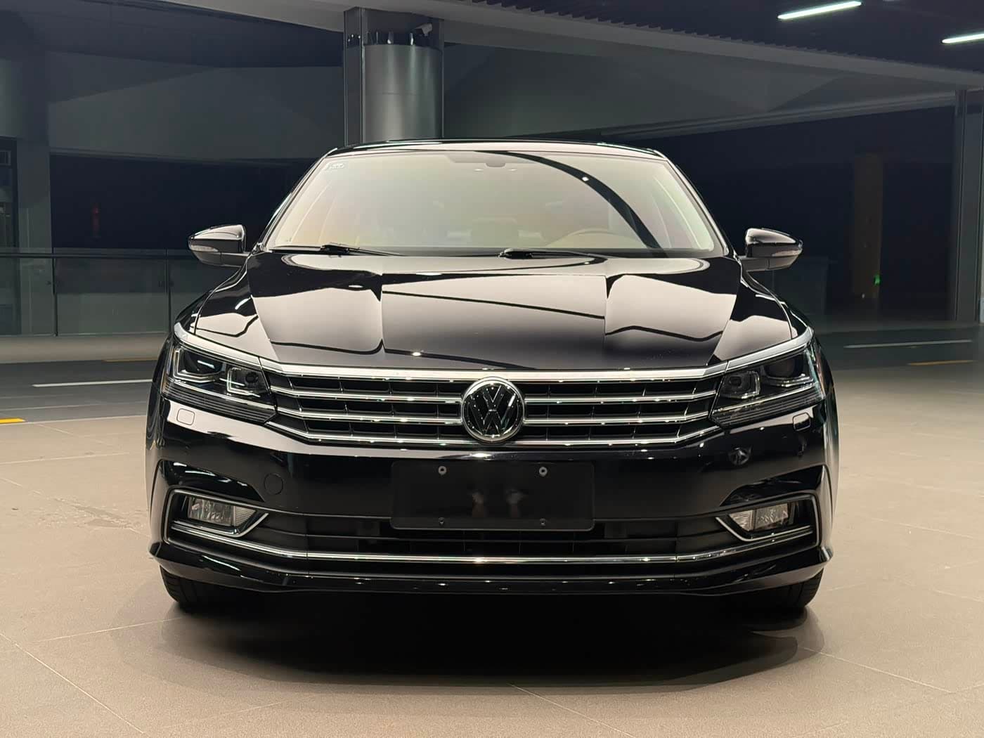 Volkswagen Passat 2018 — Фото 2/18