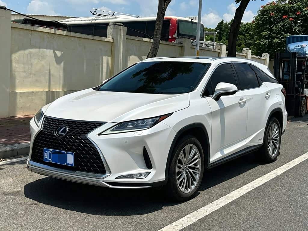 Lexus RX 2021 — Фото 1/9