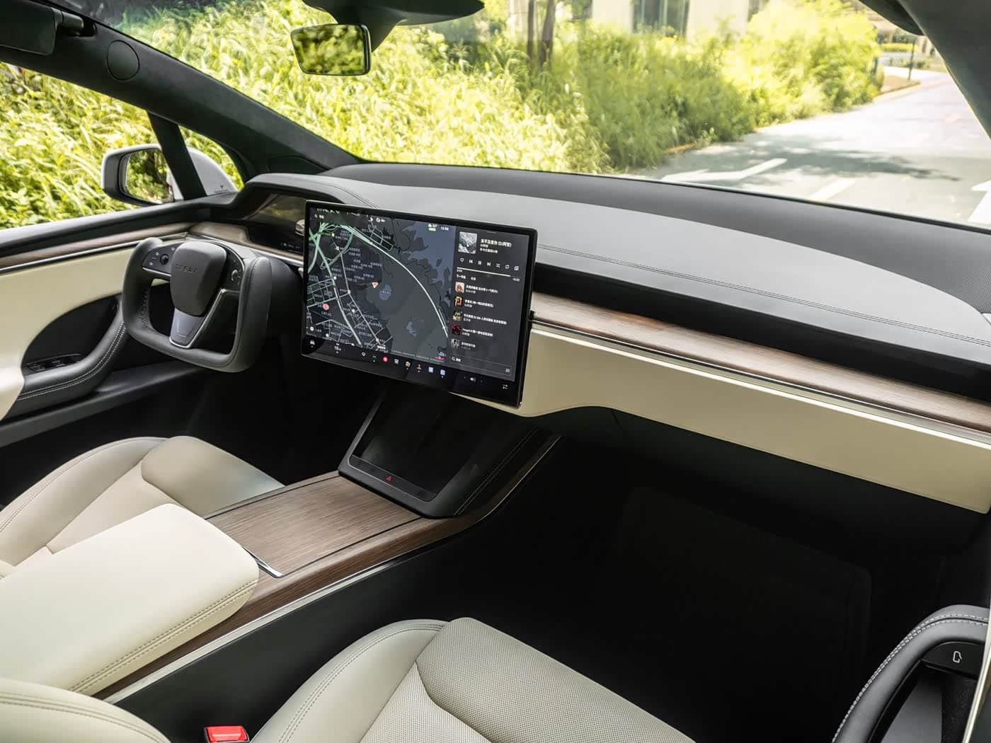 Tesla Model X 2023 — Фото 14/20
