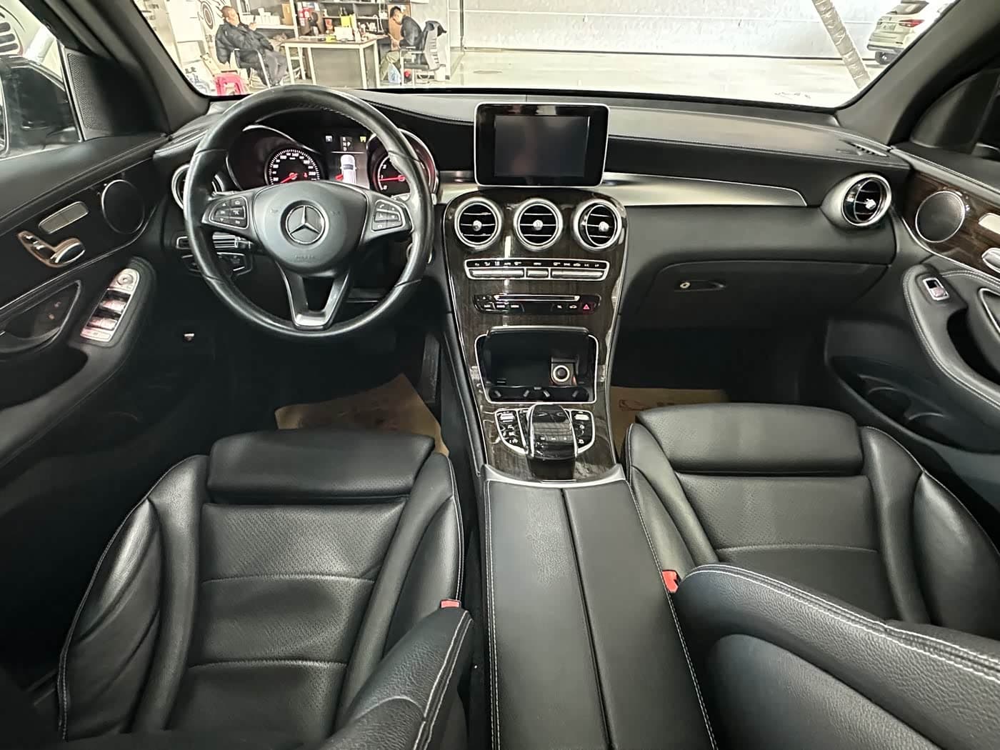 Mercedes-Benz GLC 2018 — Фото 18/19