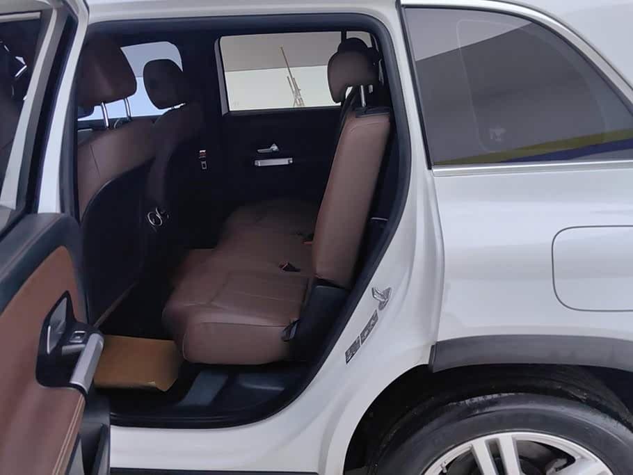 Mercedes-Benz GLB 2023 — Фото 11/16