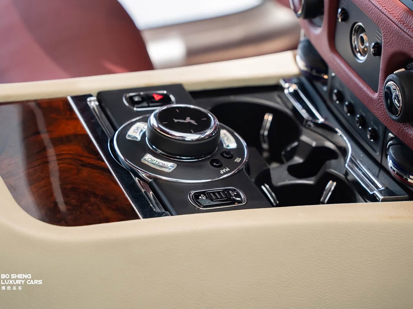 Rolls-Royce Ghost 2013 — Фото 16/20