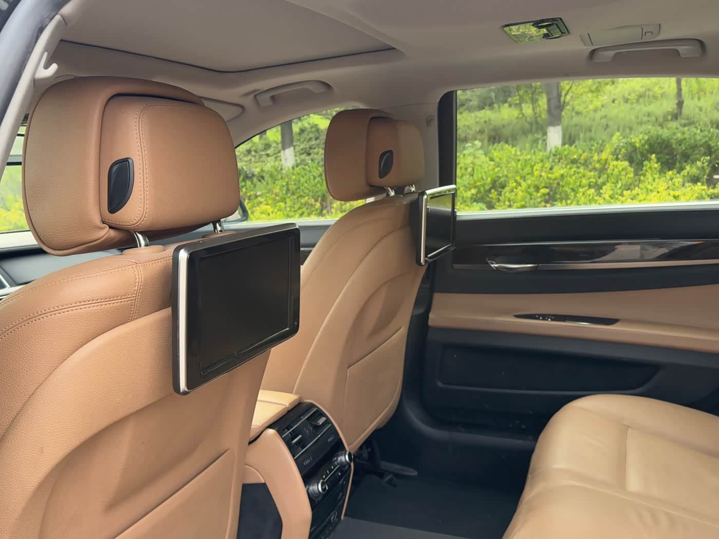 BMW 7 Series 2015 — Фото 9/15
