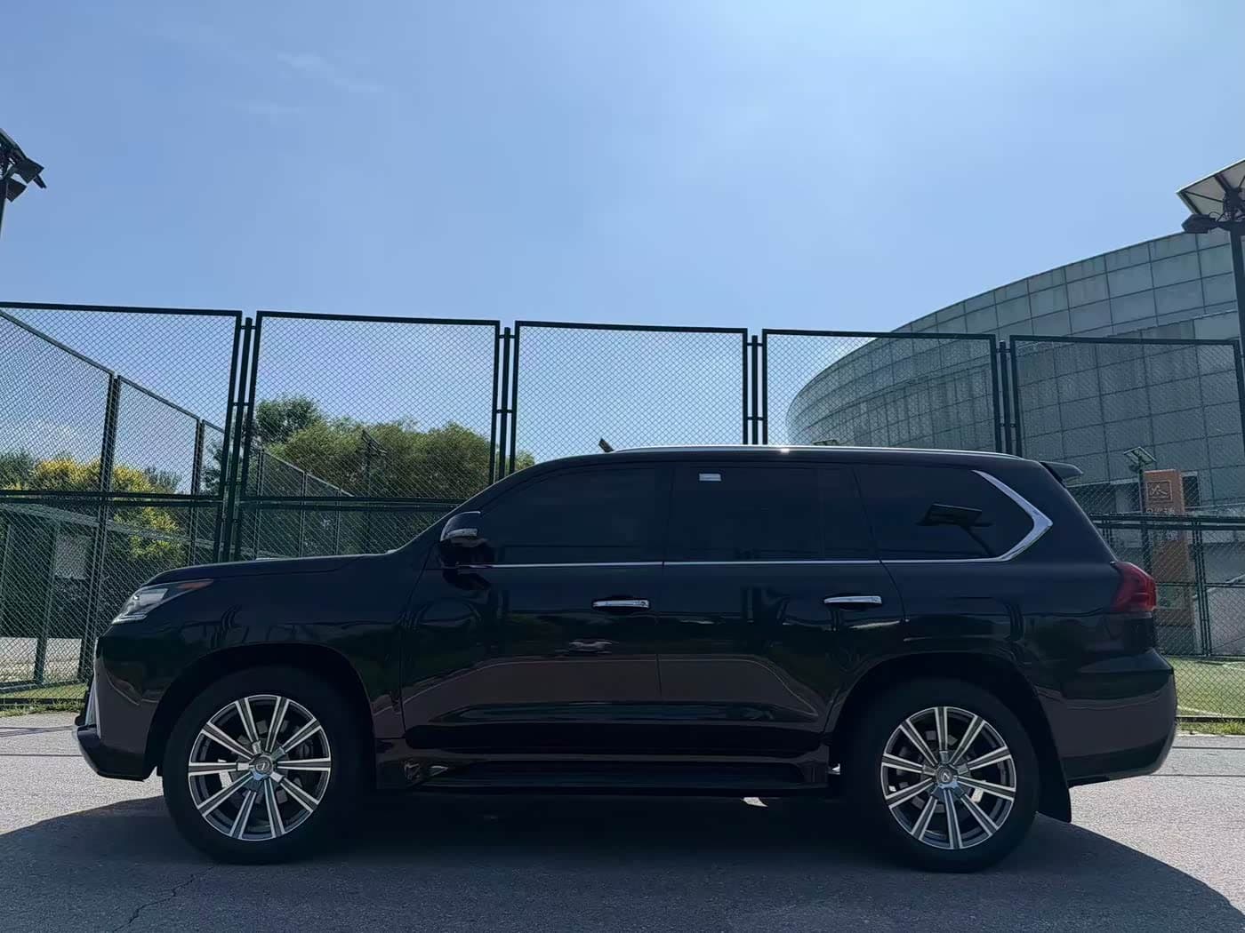 Lexus LX 2018 — Фото 3/16