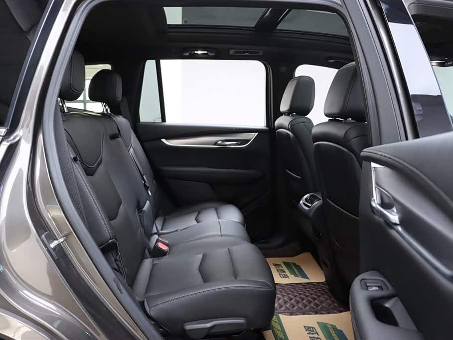 Cadillac XT6 2022 — Фото 12/20